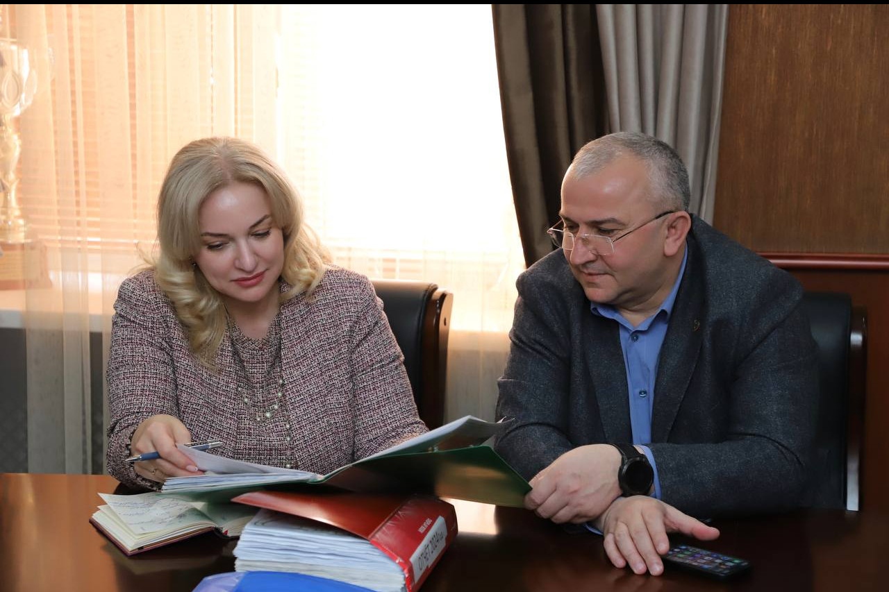 Зарема Бутаева провела выездной прием граждан в Казбековском районе