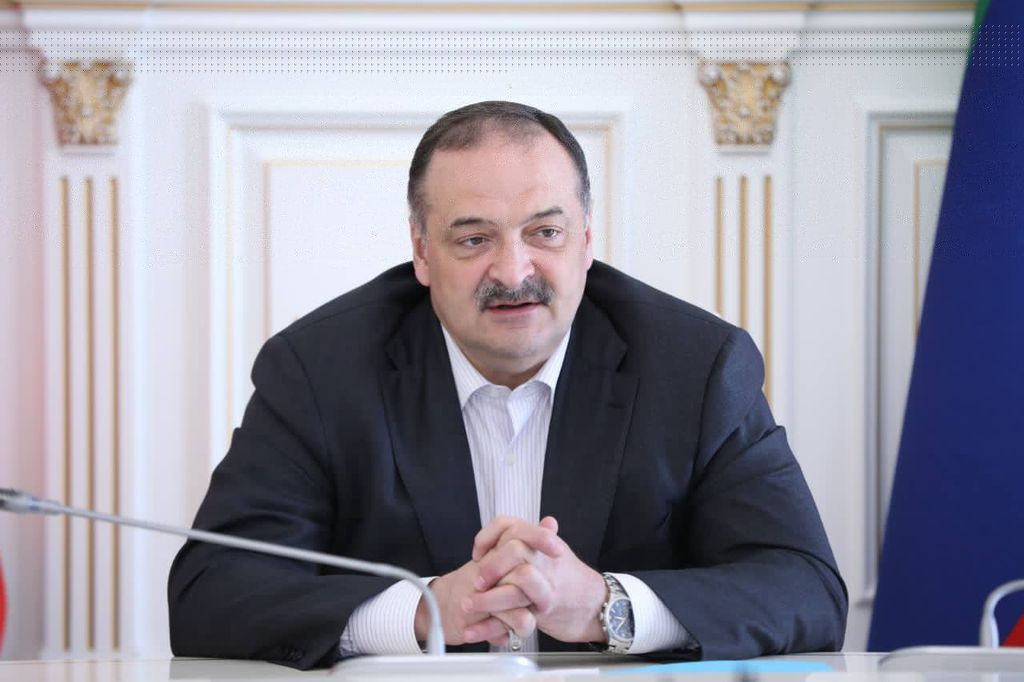 Сергей Меликов поздравил дагестанцев с Днем семьи, любви и верности