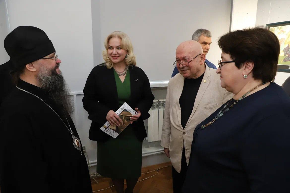 Вернисаж выставки Абдулзагира Мусаева «Дорога к храму» состоялся в Махачкале.