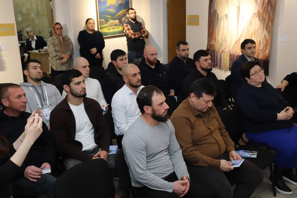 Министр культуры Дагестана встретилась с участниками республиканской программы «Доблесть гор»