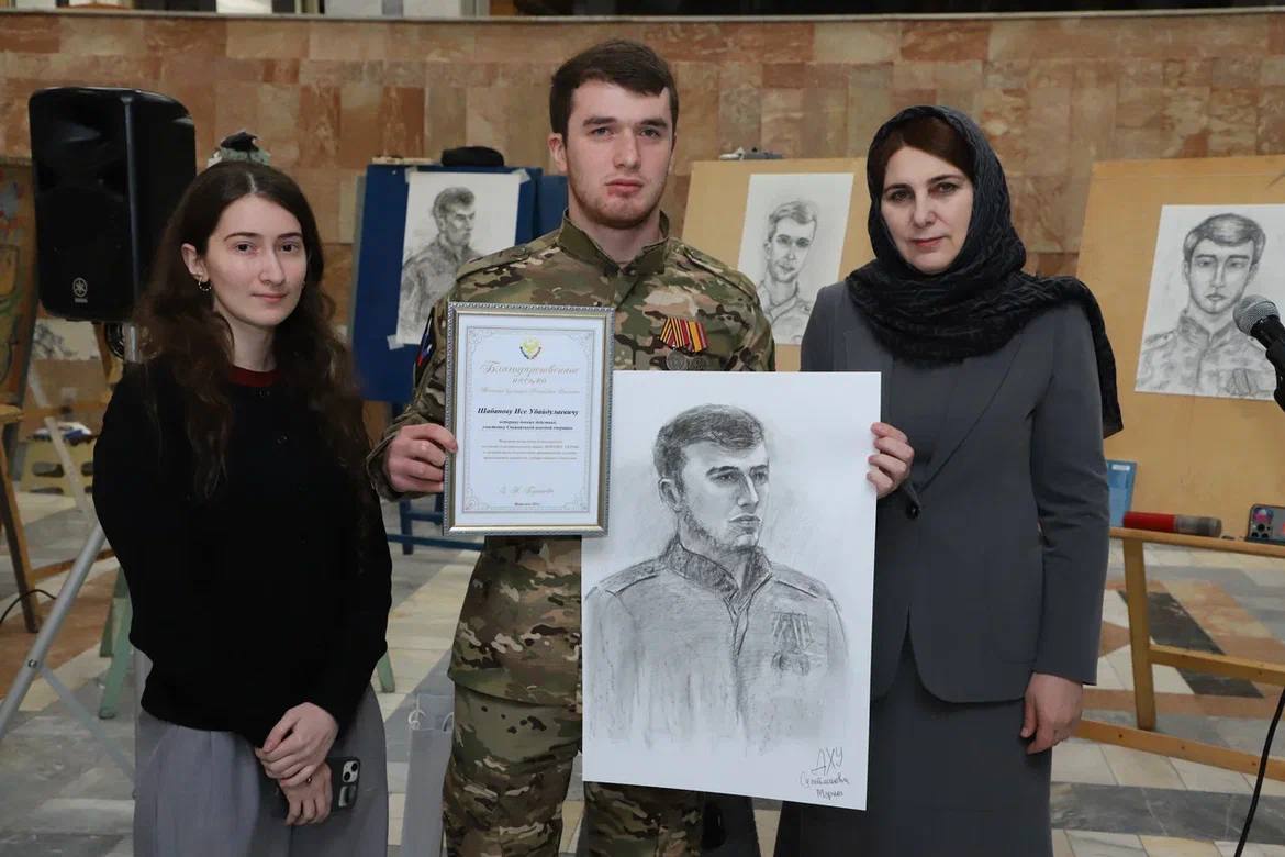 В Дагестане прошла Всероссийская патриотическая акция «ПОРТРЕТ ГЕРОЯ».