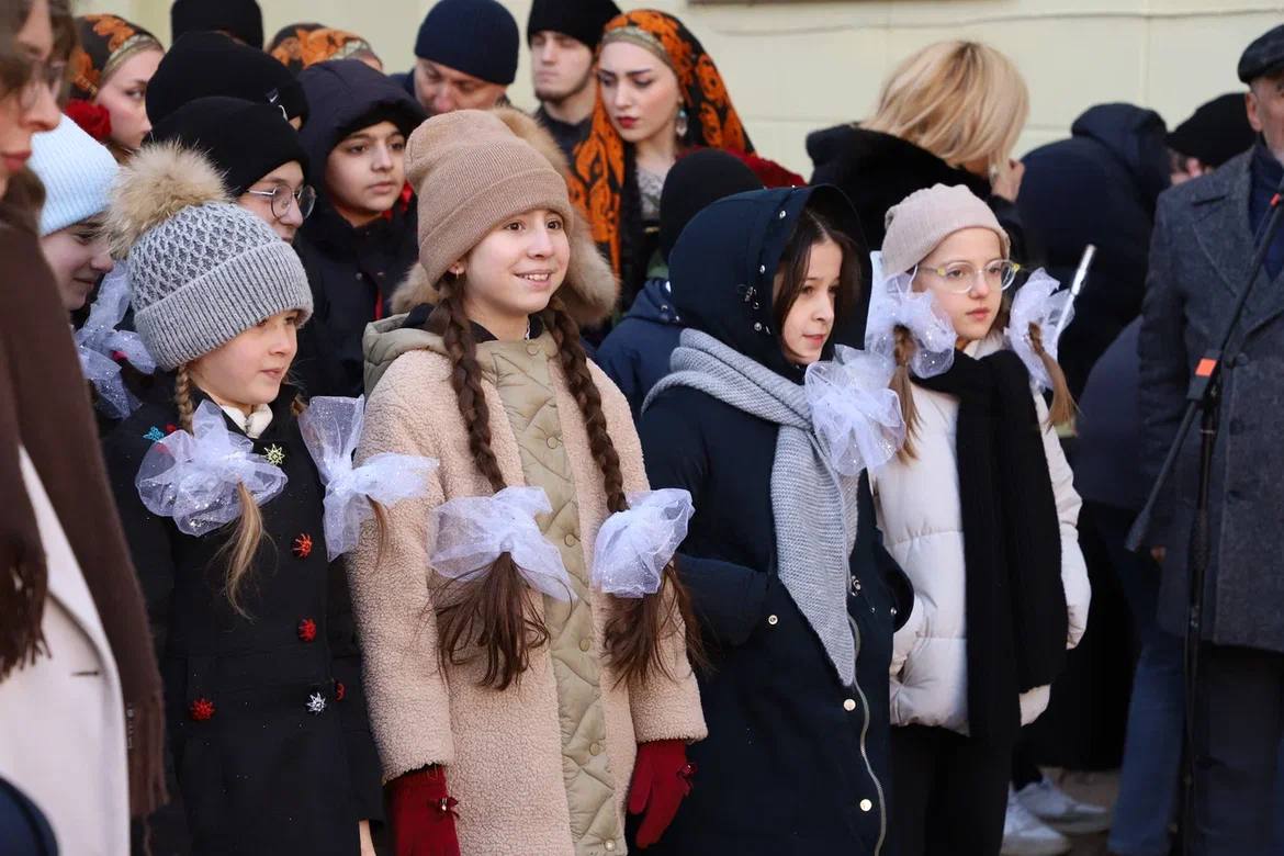 Мемориальную плиту дагестанскому композитору Мураду Кажлаеву открыли в Махачкале.