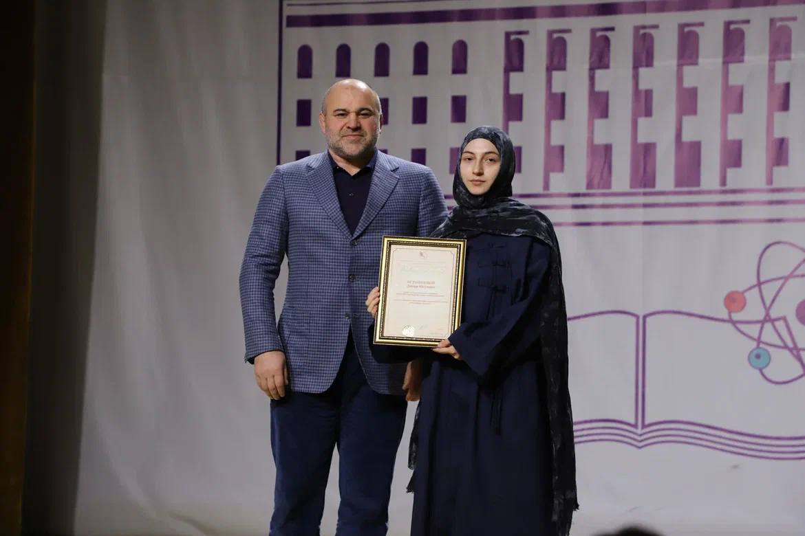 Зарема Бутаева посетила Дагестанский государственный университет в преддверии Дня российского студенчества.